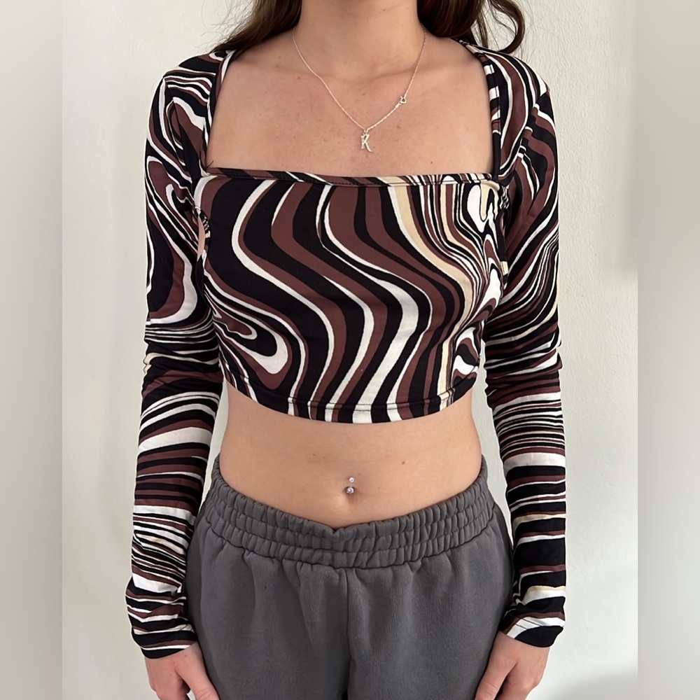 Long sleeve striped open back crop top
